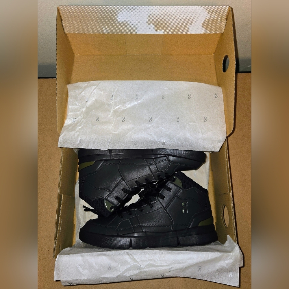 🆕 ON Cloud Women's 6.5 - The Roger Clubhouse Sansa Mid - Black - MSRP $170 - Picture 6 of 14